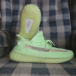 Adidas Yeezy 350 V2 Glow